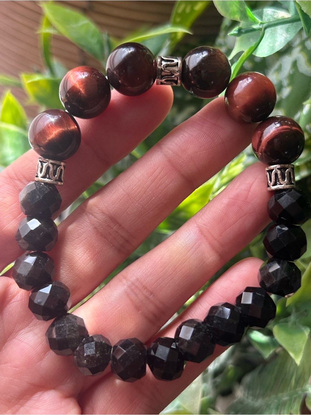 Red tiger eye and faceted black obsidian beaded stretch bracelet - Picture 6 of 10